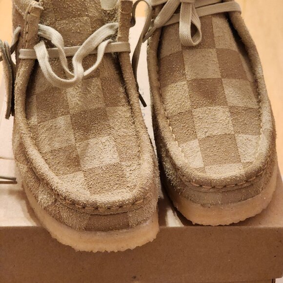 Clarks Checkerboard Wallabees Sz 10 - Picture 3 of 8